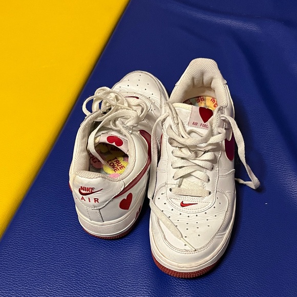Nike Valentine Sneakers Air Force 1 low size 8 - Picture 2 of 12